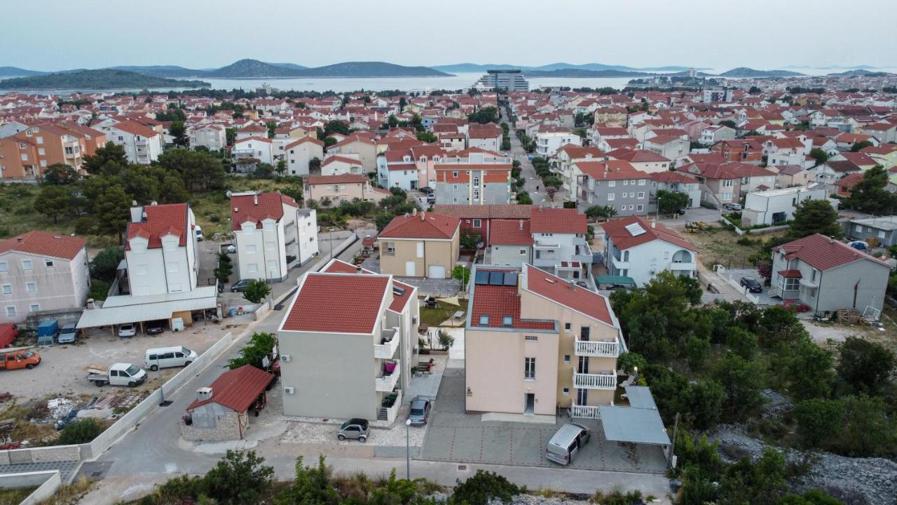 Apartmani Ivan V Relax Vodice Esterno foto