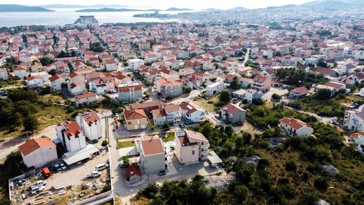 Apartmani Ivan V Relax Vodice Esterno foto